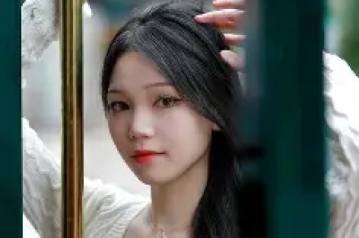 一天3大瓜！带着女儿偷腥、偷税漏税、滞留迪拜件件荒唐可笑