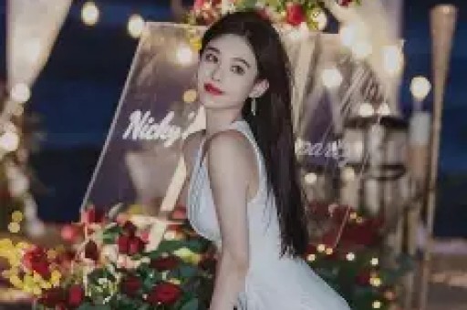 【绝对爆款】彻底炸锅！顶流片场停工大瓜网友：滤镜碎成渣！